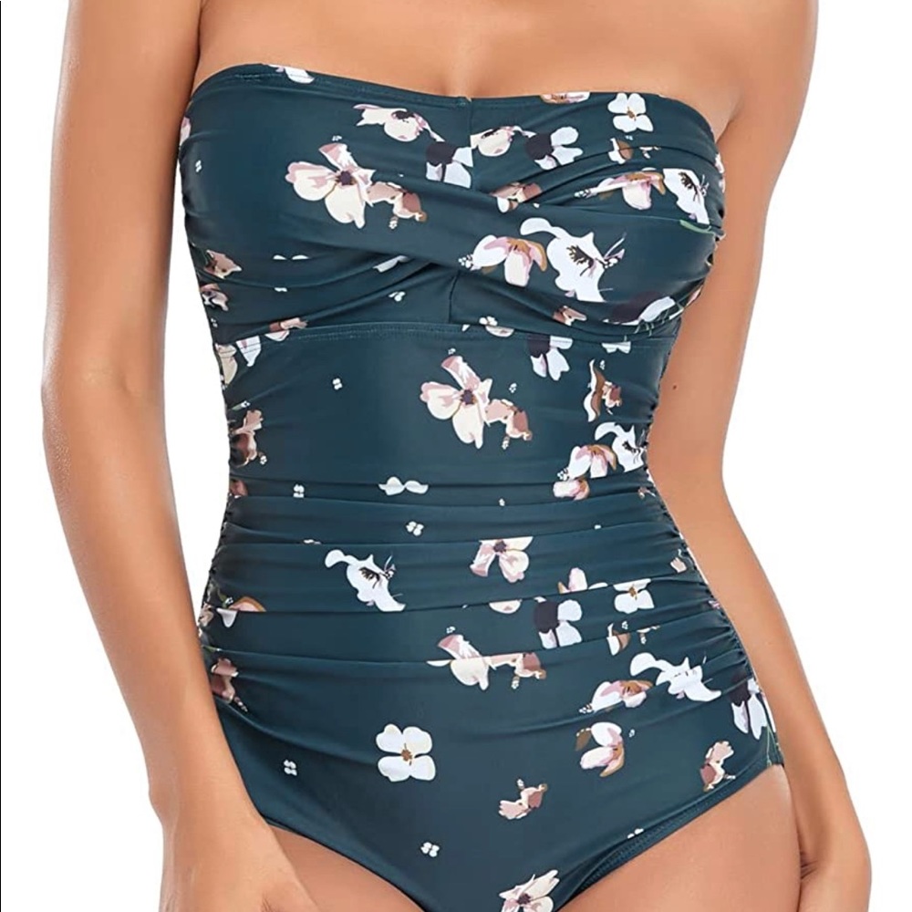 Smismivo Women's Strapless One Piece Swimsuit Ruched Padded Bandeau Bathing Suit